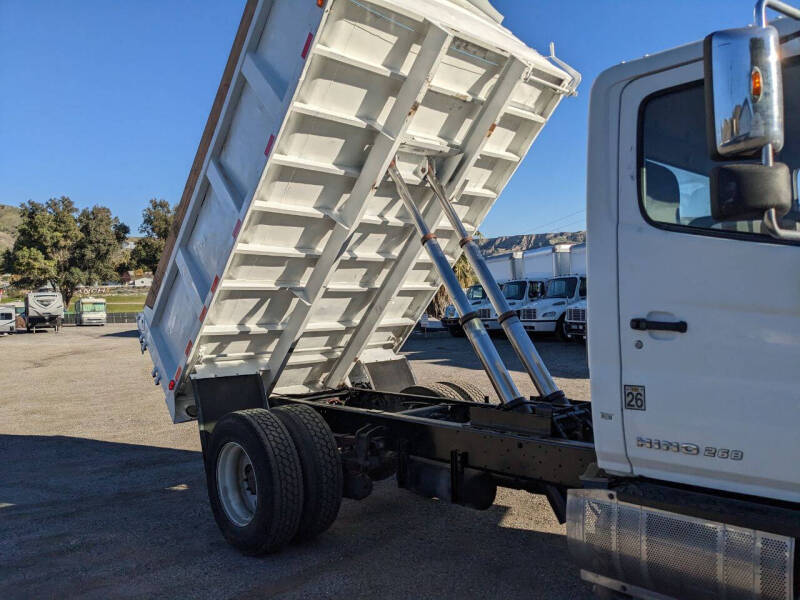 2016-hino-268-16-ft-dump-truck (1)