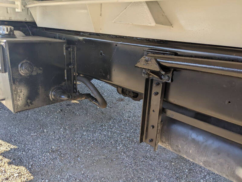 2016-hino-268-16-ft-dump-truck (16)