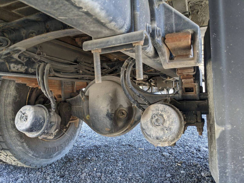 2017-freightliner-m2-26-reefer-box-truck (10)