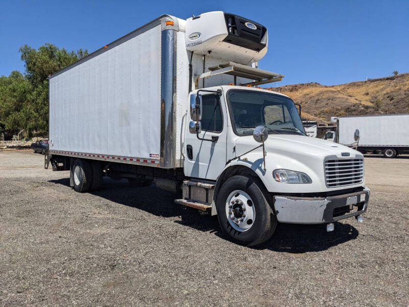 2017-freightliner-m2-26-reefer-box-truck (11)