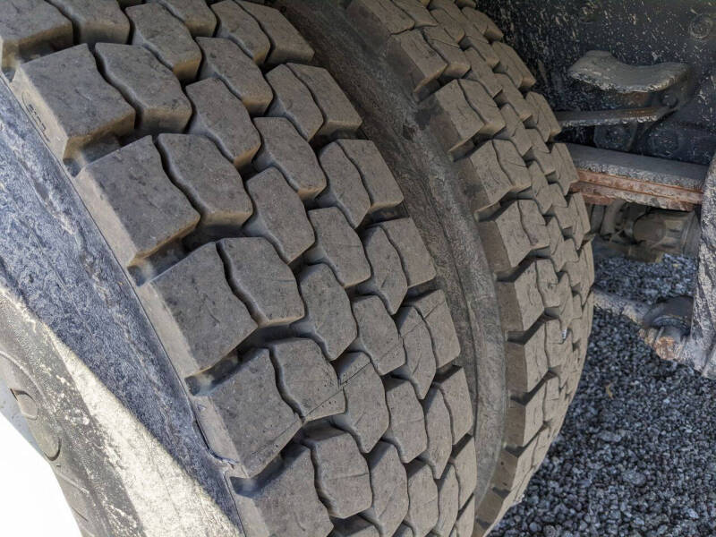 2017-freightliner-m2-26-reefer-box-truck (12)