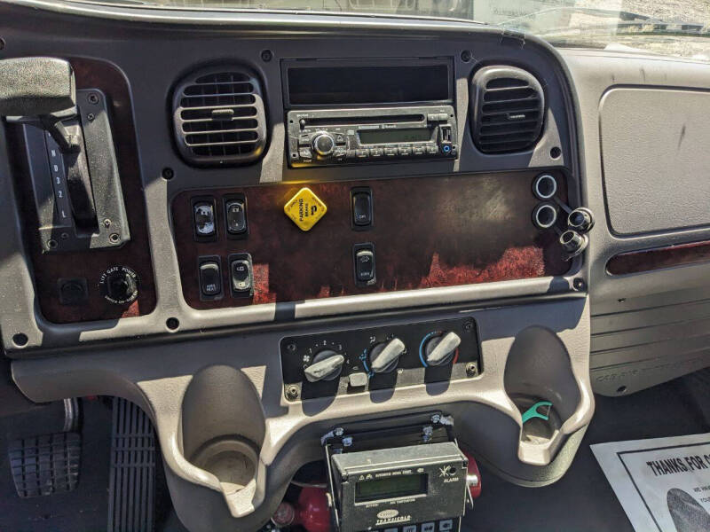 2017-freightliner-m2-26-reefer-box-truck (18)