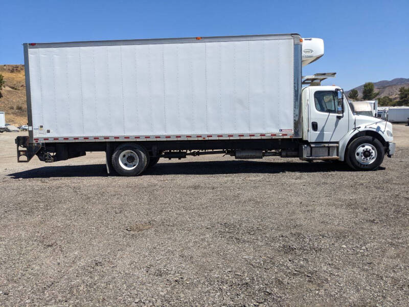 2017-freightliner-m2-26-reefer-box-truck (2)