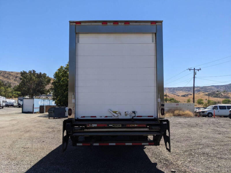 2017-freightliner-m2-26-reefer-box-truck (6)