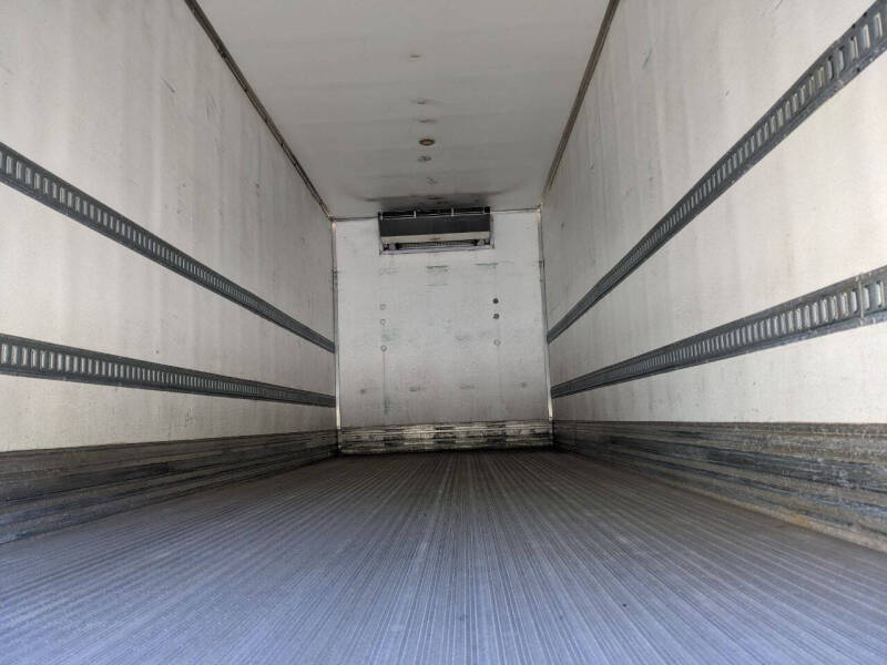 2017-freightliner-m2-26-reefer-box-truck (9)