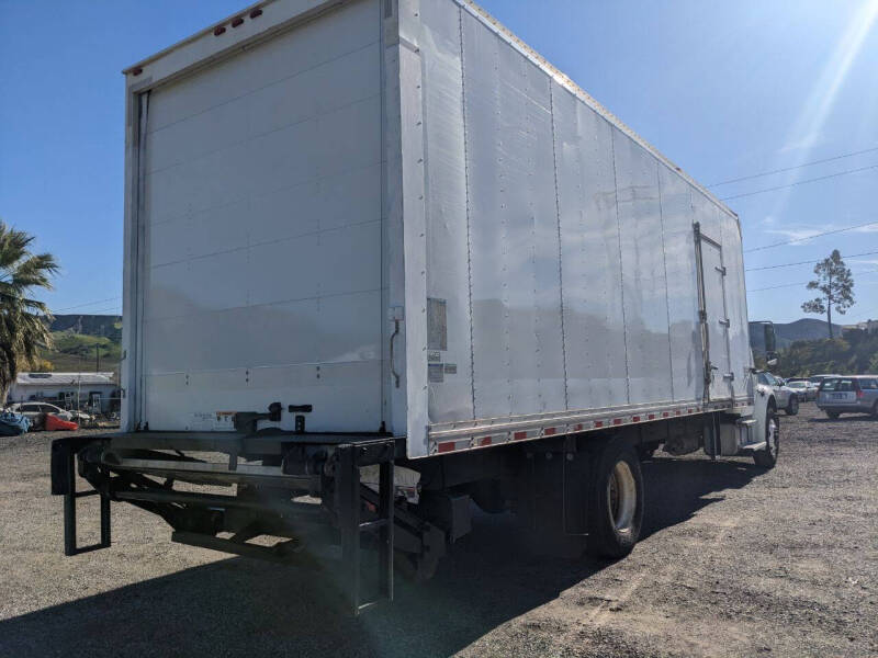 2018-freightliner-m2-106-pto-capable (6)
