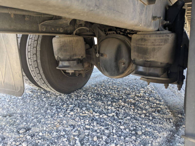 2018-freightliner-m2-26-box-truck (12)