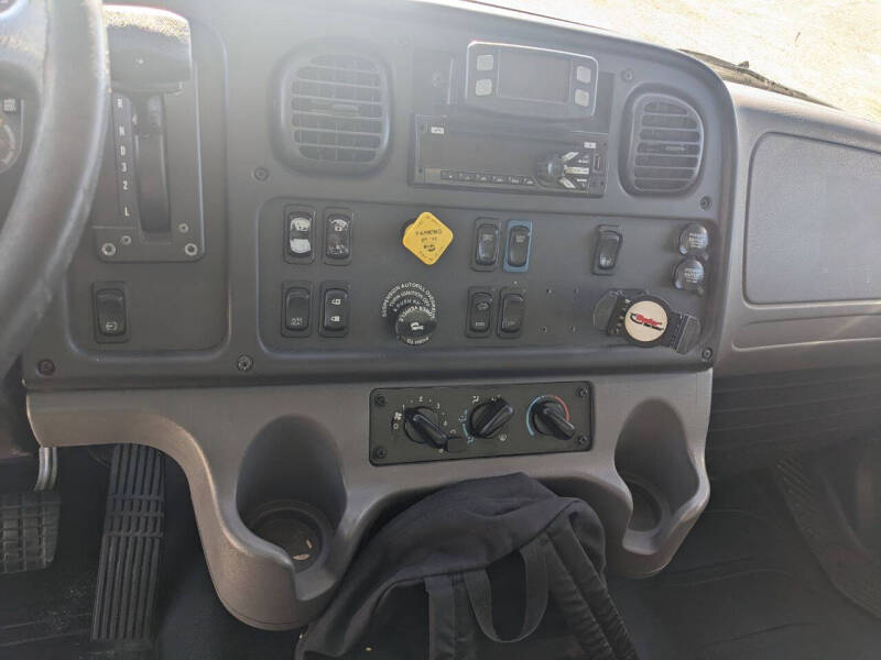 2018-freightliner-m2-26-box-truck (20)