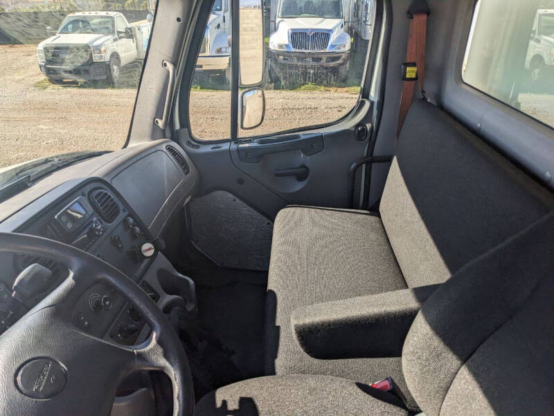 2018-freightliner-m2-26-box-truck (24)