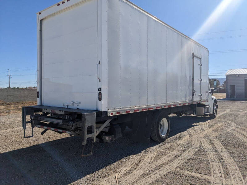 2018-freightliner-m2-26-box-truck (6)