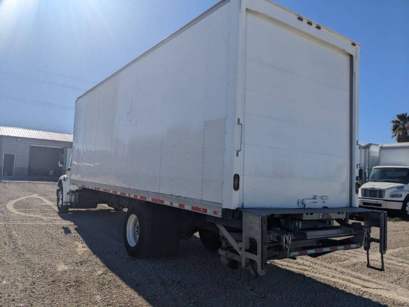 2018-freightliner-m2-26-box-truck (8)