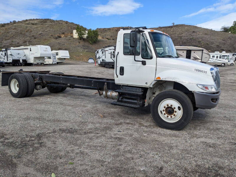2019-international-4300-24-ft-cab-chassis-cdl- (3)