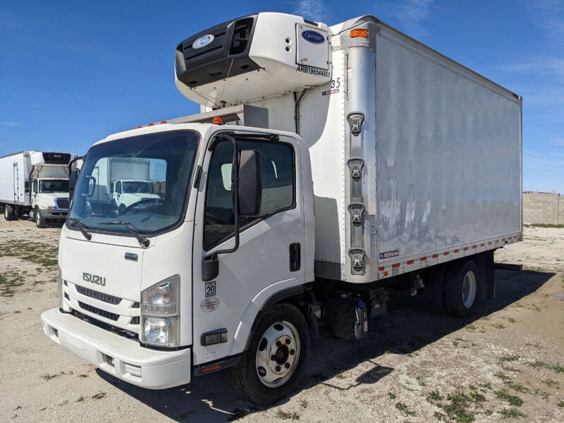 2019-isuzu-npr-4x2-2dr-71-0-in-bbc-tilt-cab (1)