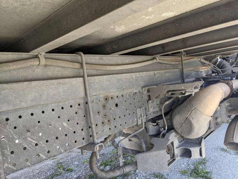 2019-isuzu-npr-4x2-2dr-71-0-in-bbc-tilt-cab (10)