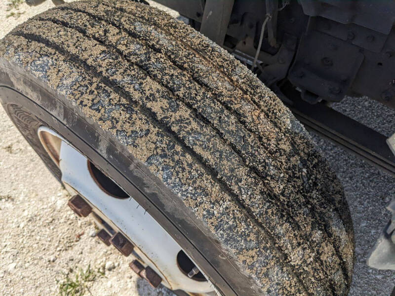 2019-isuzu-npr-4x2-2dr-71-0-in-bbc-tilt-cab (15)