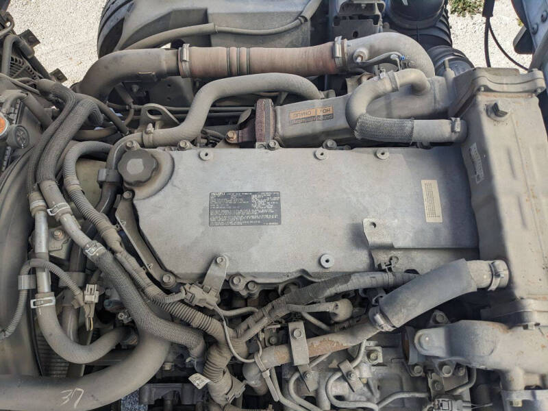 2019-isuzu-npr-4x2-2dr-71-0-in-bbc-tilt-cab (18)