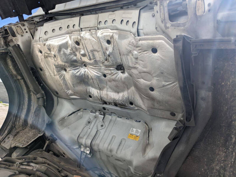 2019-isuzu-npr-4x2-2dr-71-0-in-bbc-tilt-cab (22)