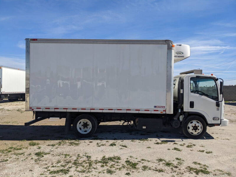 2019-isuzu-npr-4x2-2dr-71-0-in-bbc-tilt-cab (3)