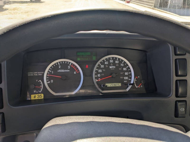 2019-isuzu-npr-4x2-2dr-71-0-in-bbc-tilt-cab (32)