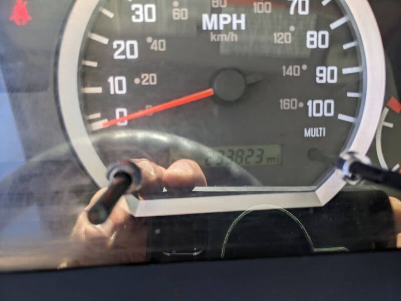 2019-isuzu-npr-4x2-2dr-71-0-in-bbc-tilt-cab (33)