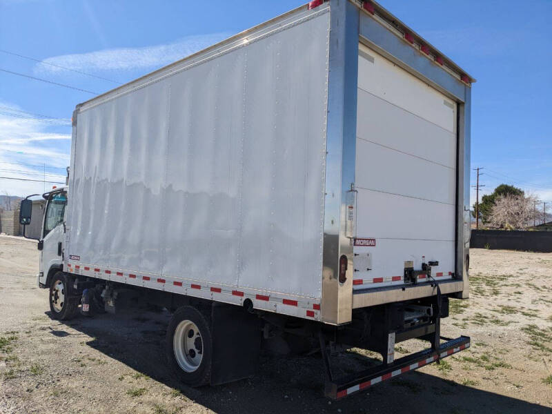 2019-isuzu-npr-4x2-2dr-71-0-in-bbc-tilt-cab (6)