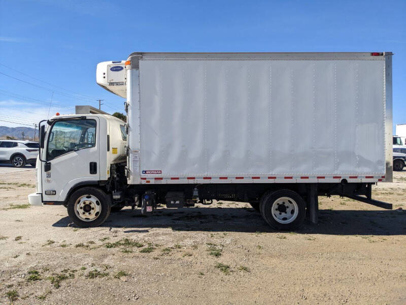 2019-isuzu-npr-4x2-2dr-71-0-in-bbc-tilt-cab (7)