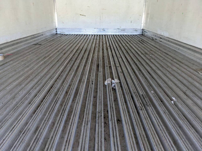 2019-isuzu-npr-4x2-2dr-71-0-in-bbc-tilt-cab (9)